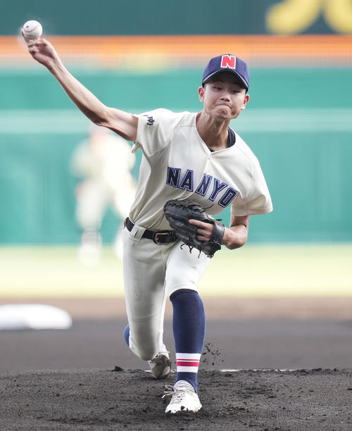 菰野対南陽工　先発し力投する南陽工・阿部（撮影・鈴木みどり）