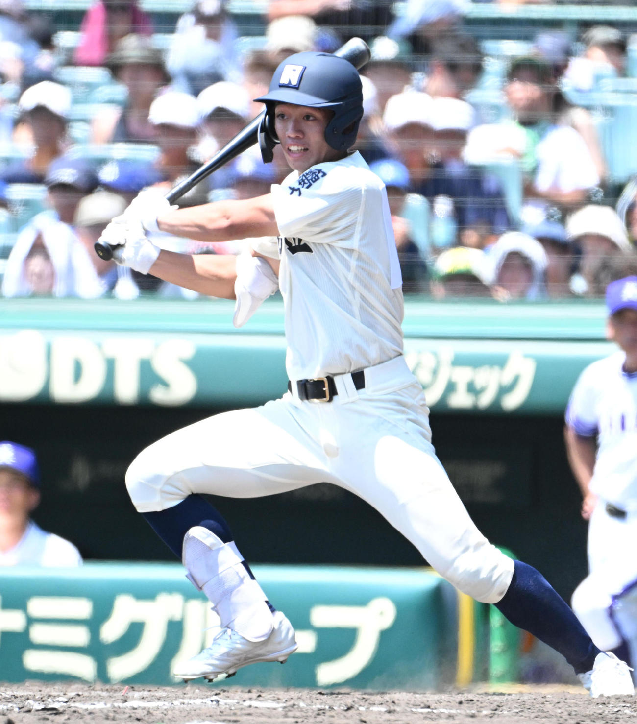 金足農対西日本短大付　5回裏西日本短大付1死一、三塁、斉藤大将は左適時打を放つ（撮影・石井愛子）