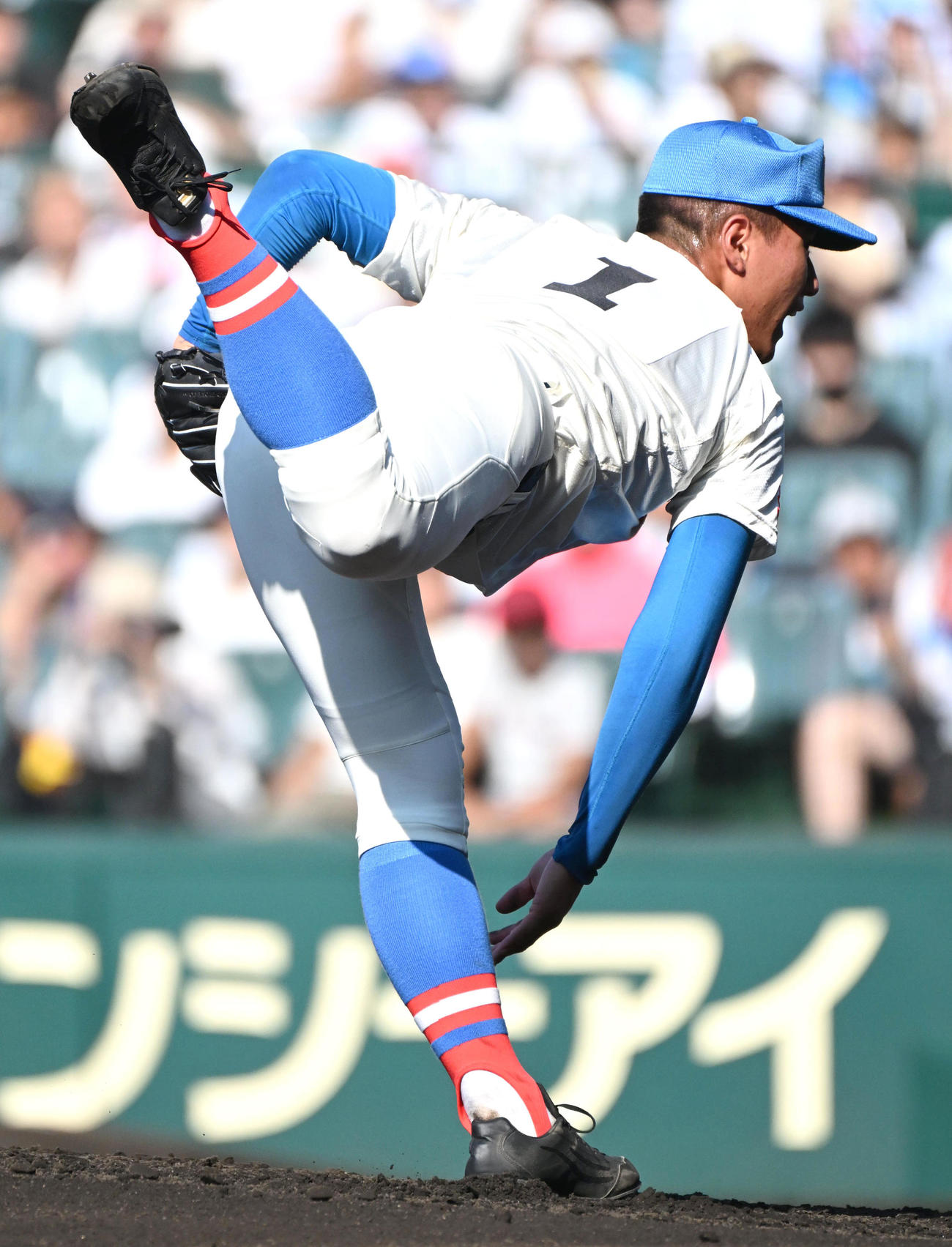 新潟産大付対花咲徳栄　花咲徳栄先発の上原堆我（撮影・石井愛子）
