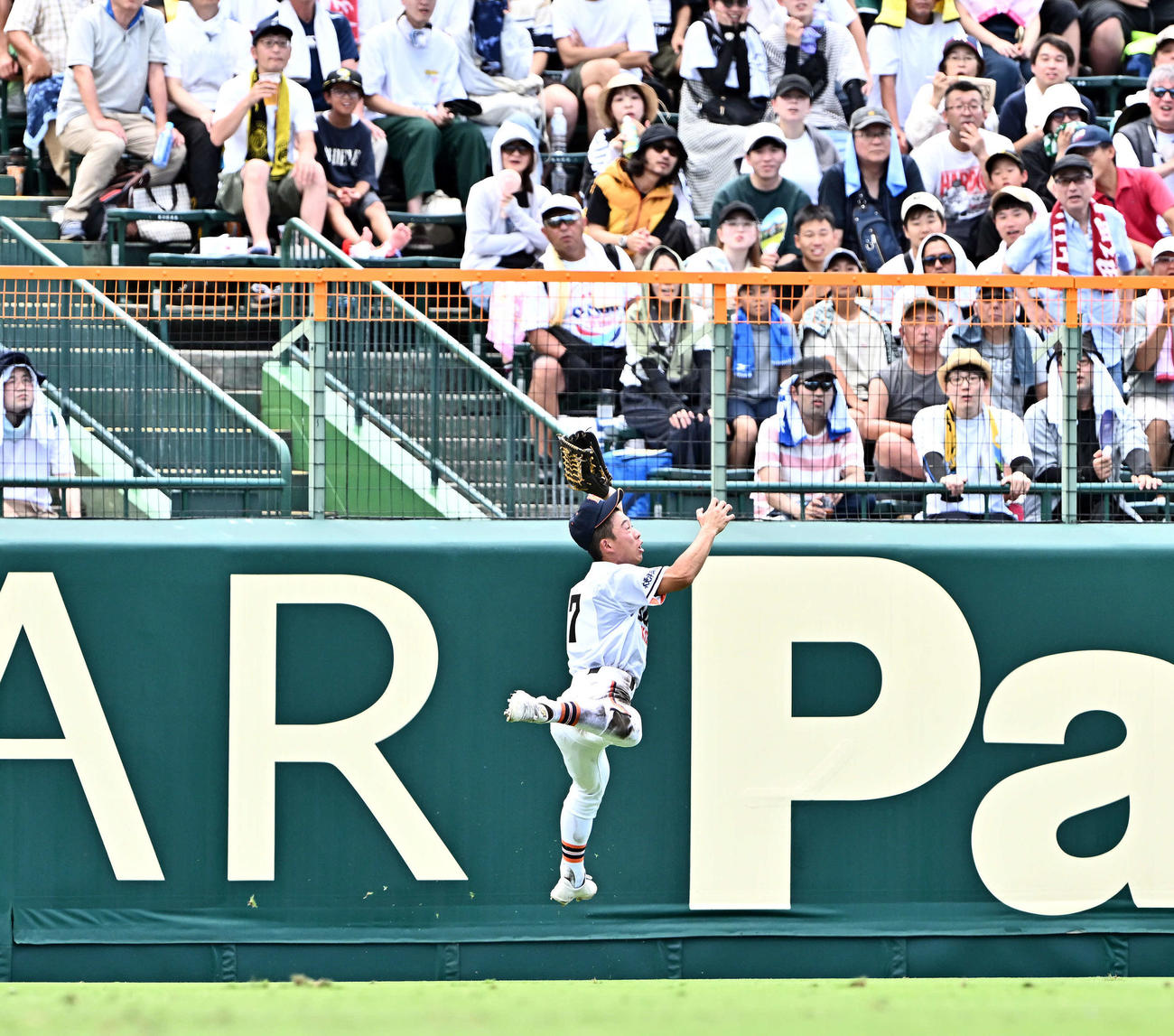 木更津総合対神村学園　2回裏神村学園無死、正林の打球を好捕する左翼手山口然（撮影・滝沢徹郎）