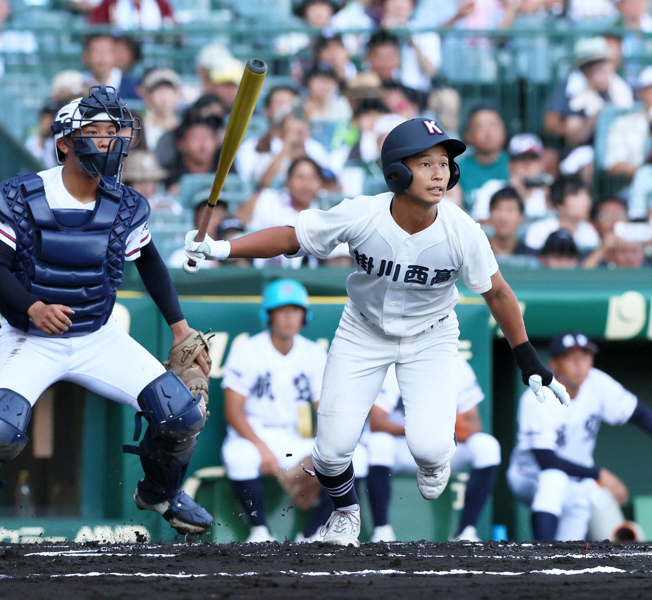 掛川西対日本航空　1回表掛川西無死一塁、鈴木は先制の右適時二塁打を放つ（撮影・上山淳一）