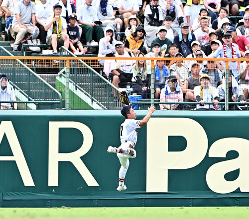 木更津総合対神村学園　2回裏神村学園無死、正林の打球を好捕する左翼手山口然（撮影・滝沢徹郎）