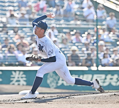 早実対鳴門渦潮　鳴門渦潮先発の岡田（撮影・滝沢徹郎）