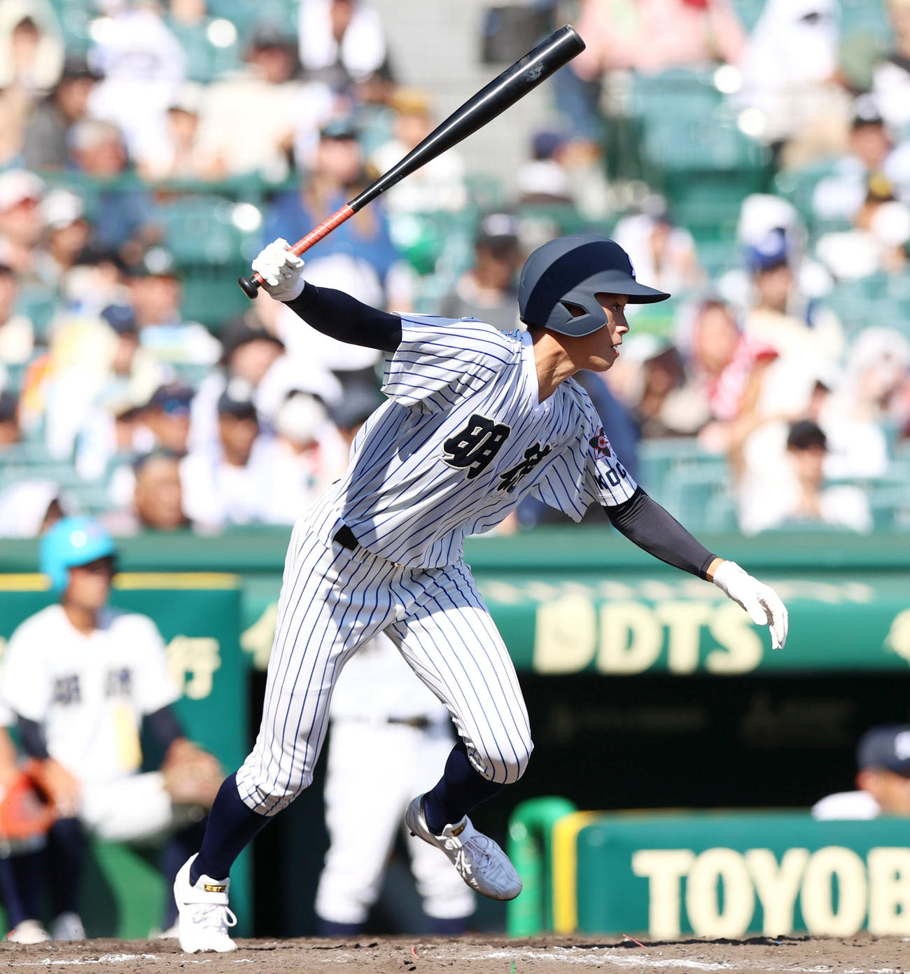 鳥取城北対明徳義塾　5回裏明徳義塾2死一、二塁、藤森は中前適時打を放つ（撮影・上山淳一）