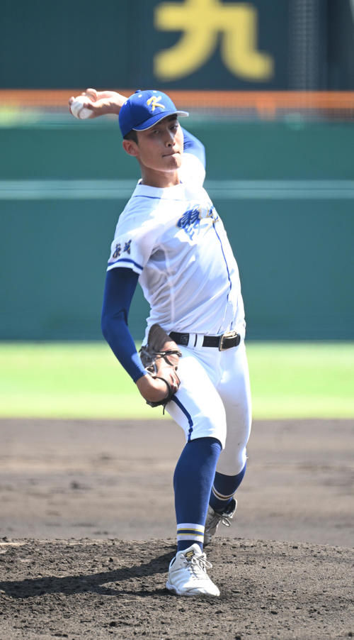 霞ヶ浦対智弁和歌山 先発する霞ヶ浦・市村(撮影・和賀正仁)