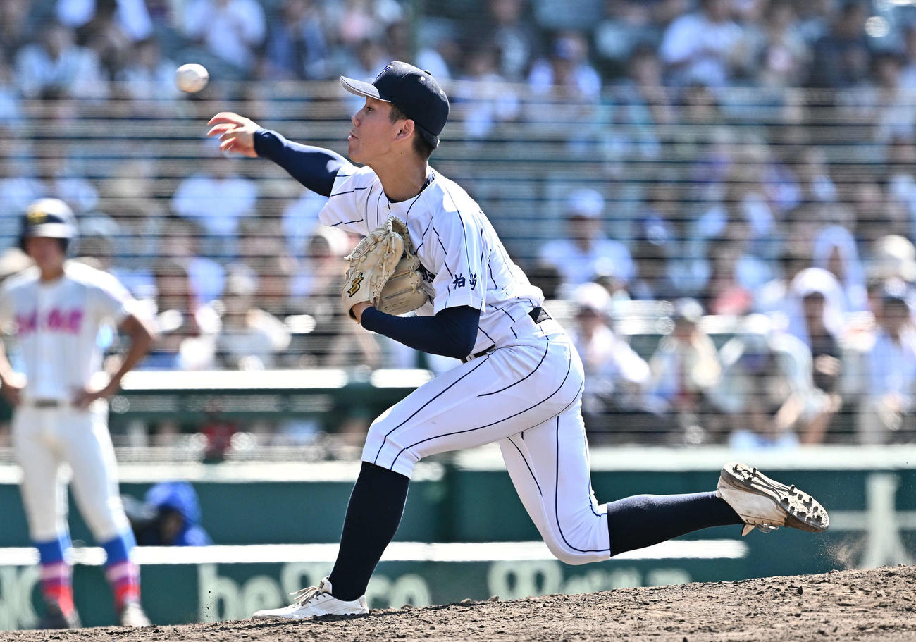 花咲徳栄対新潟産大付　6回裏、新潟産大付2番手で登板する田中（撮影・滝沢徹郎）