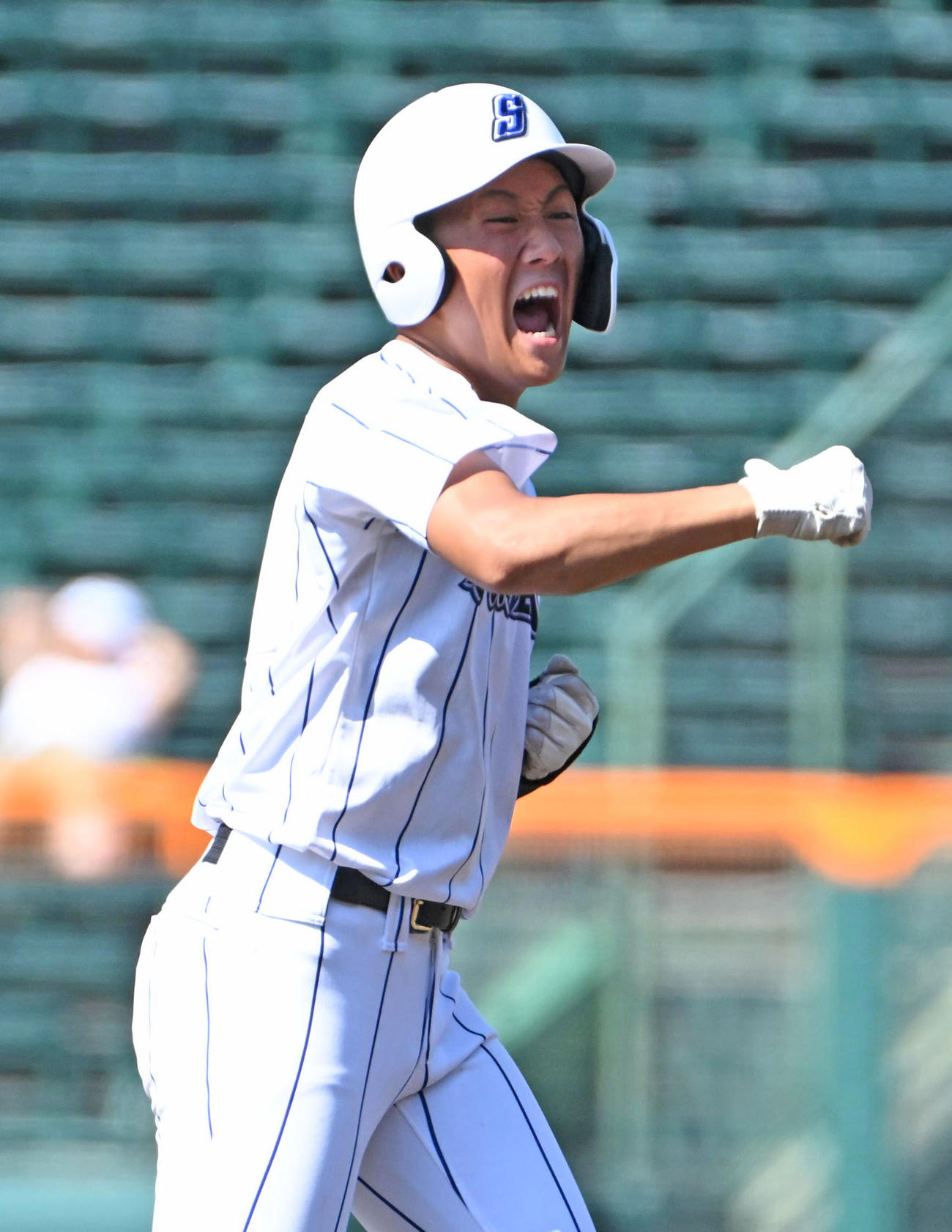 新潟産大付対花咲徳栄　6回表新潟産大付2死二塁、千野虹輝は同点の中適時打を放つ（撮影・石井愛子）