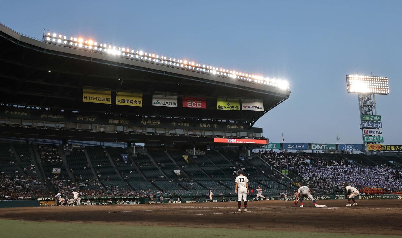 8日、ナイターで行われた札幌日大対京都国際戦