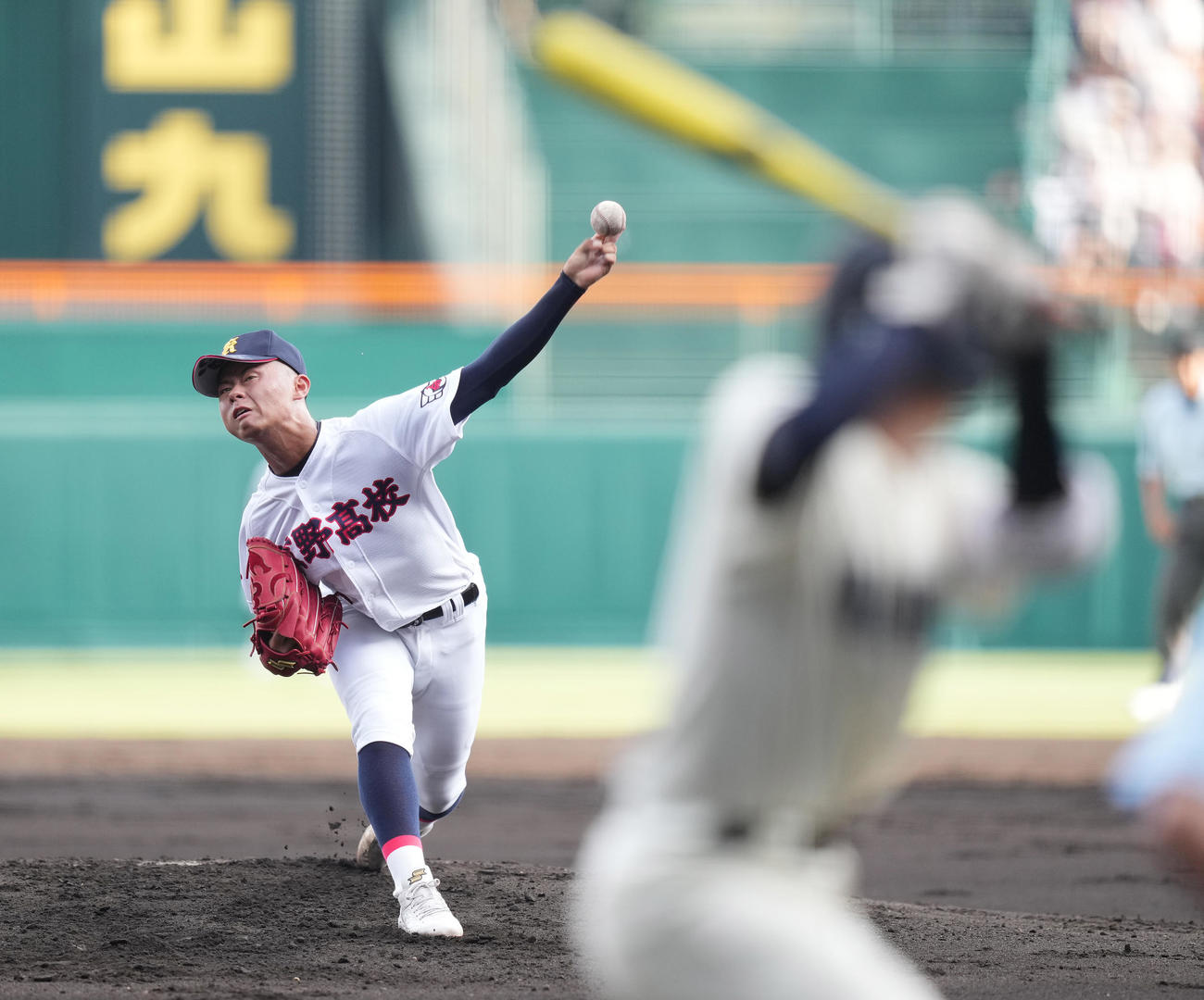 菰野対南陽工　先発し力投する菰野・栄田（撮影・鈴木みどり）