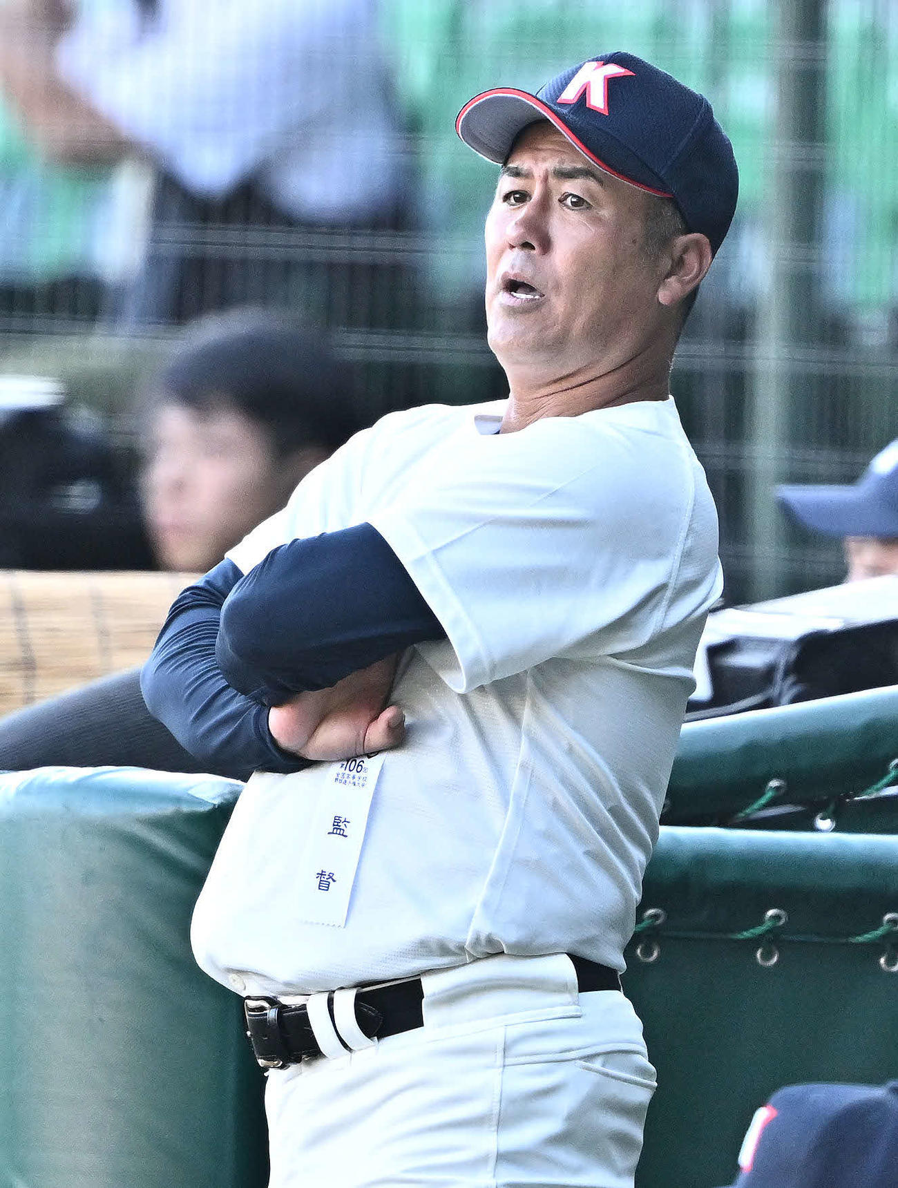 掛川西対日本航空　戦況を見守る掛川西・大石監督（撮影・滝沢徹郎）