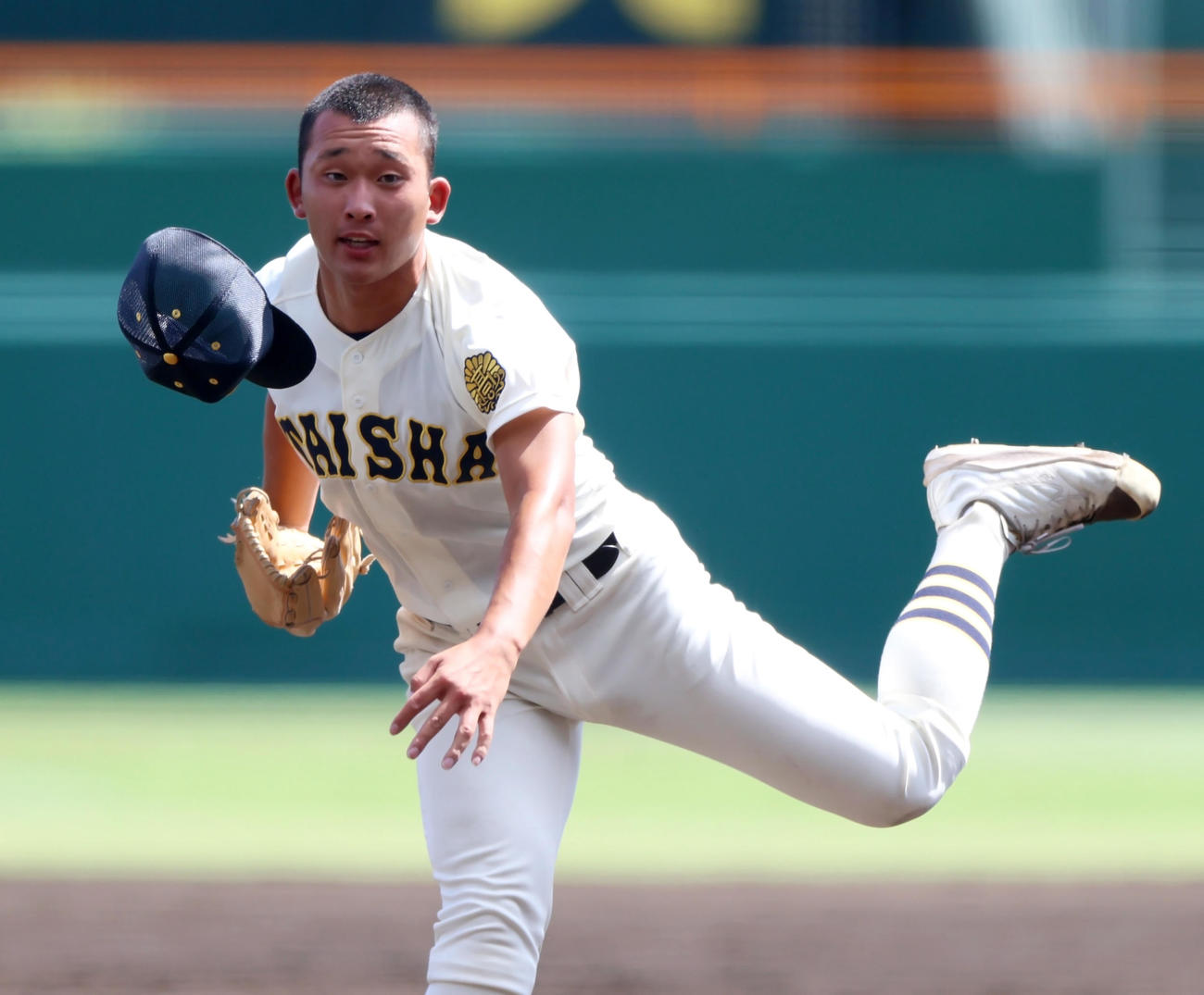 大社対報徳学園　力投する大社先発の馬庭（撮影・上山淳一）
