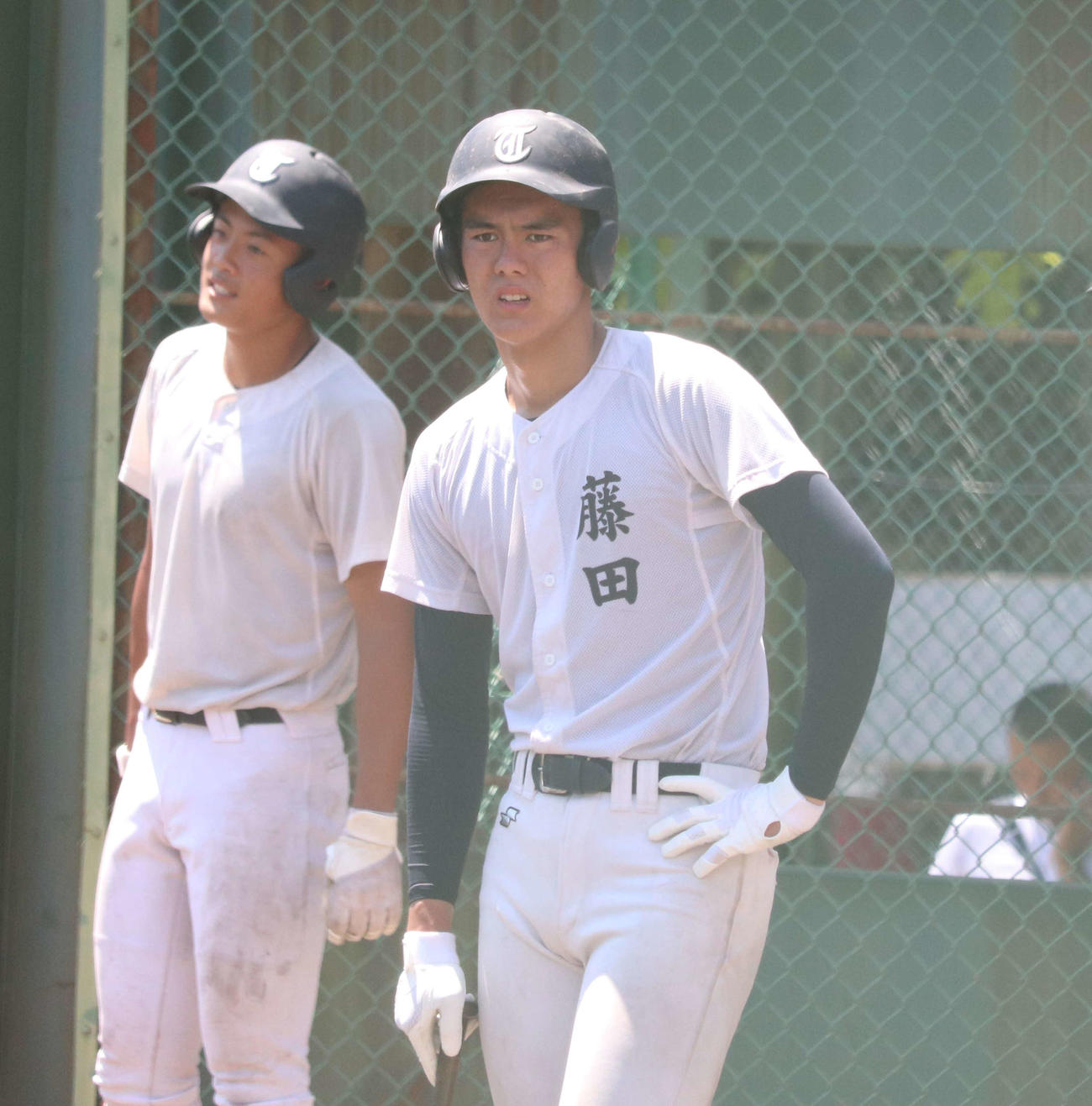甲子園初戦の前日練習で打撃練習に参加する東海大相模・藤田（中央）（撮影・佐瀬百合子）