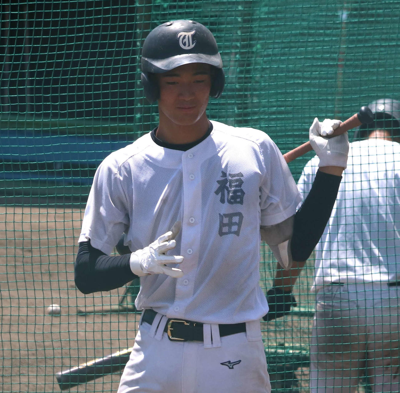 甲子園初戦の前日練習でバットを持つ東海大相模・福田（撮影・佐瀬百合子）