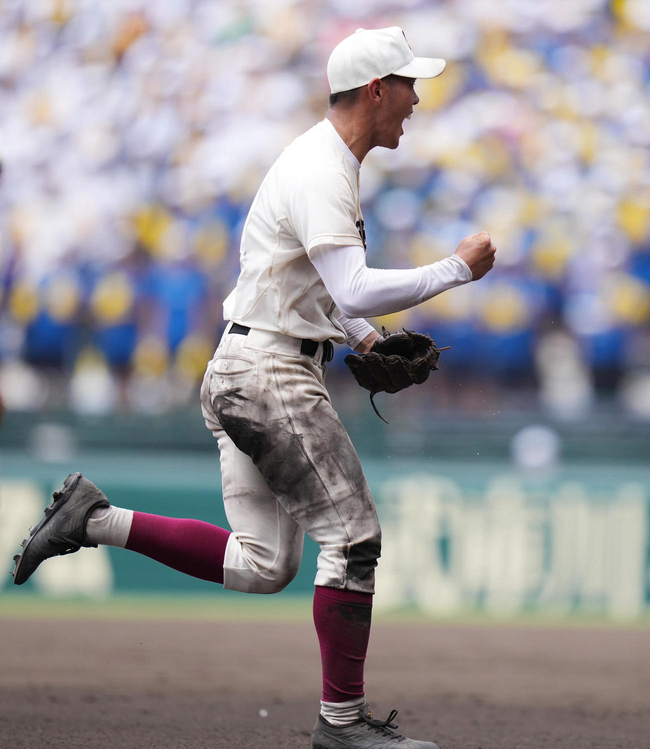 早実対鳴門渦潮　鳴門渦潮に勝利し、ガッツポーズする早実・宇野（撮影・鈴木みどり）