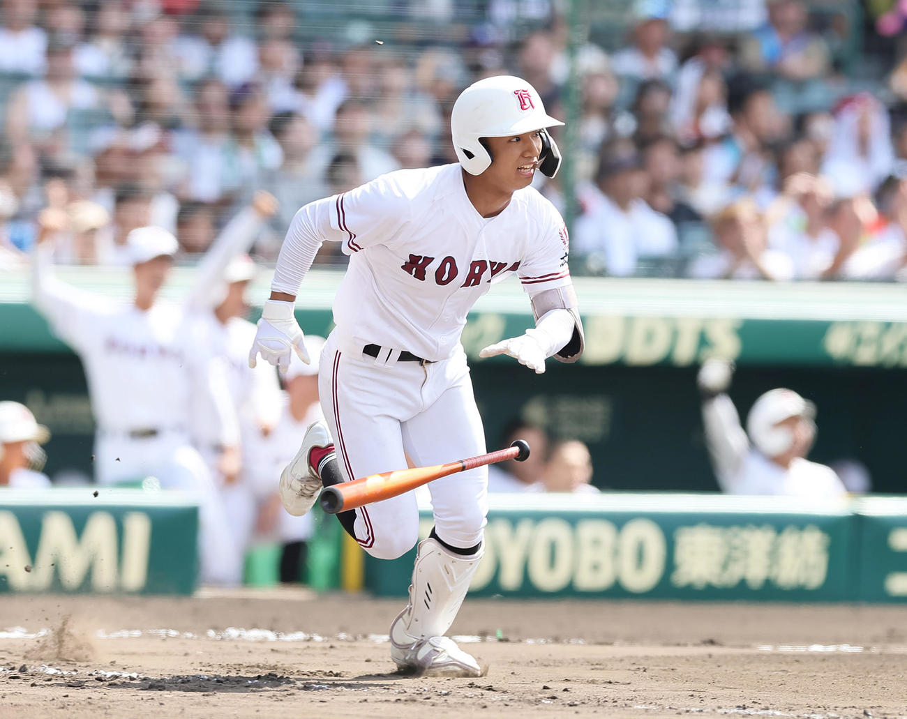 広陵対熊本工　7回表広陵1死二、三塁、浜本は右前2点適時打を放つ（撮影・足立雅史）