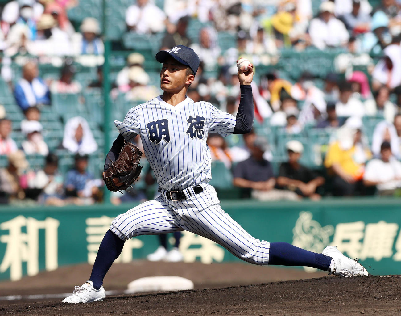 鳥取城北対明徳義塾　明徳義塾先発の池崎（撮影・上山淳一）