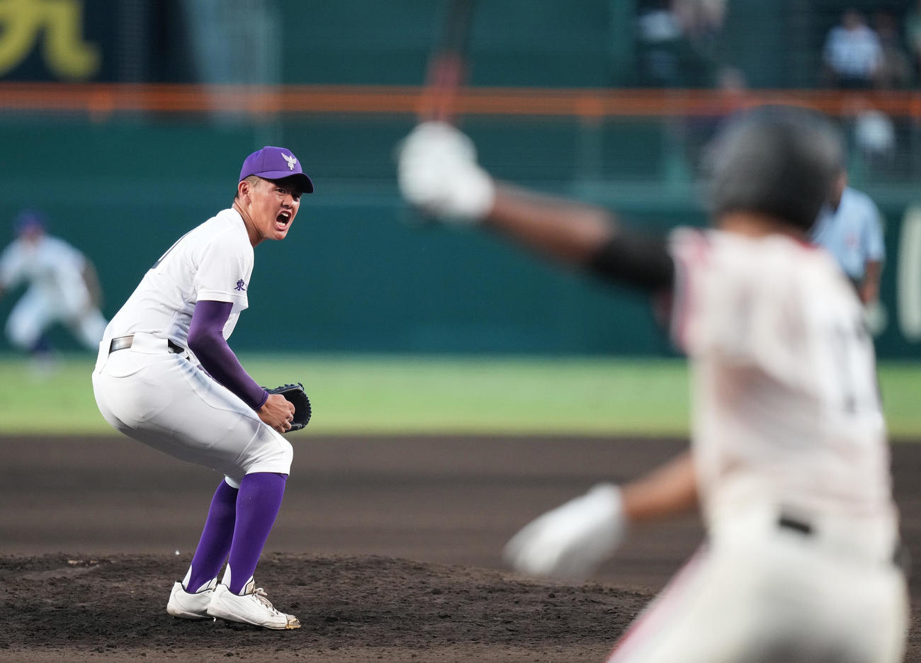 北陸対関東第一　6回表北陸2死、篠田を空振り三振に仕留めほえる坂井（撮影・鈴木みどり）