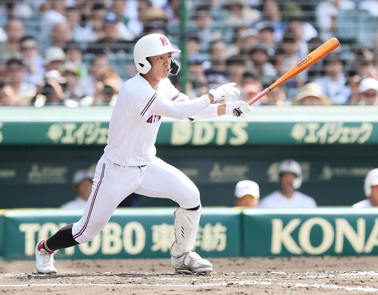 広陵対熊本工　7回表広陵1死二、三塁、浜本は右前2点適時打を放つ（撮影・足立雅史）
