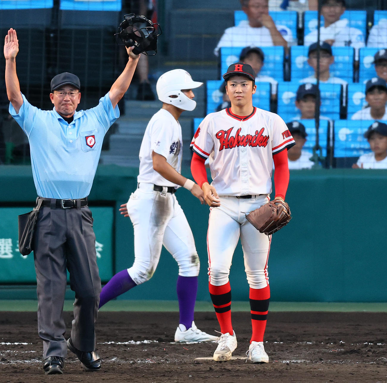 北陸対関東第一　5回裏関東第一2死満塁、打者小島のとき暴投で追加点を許した竹田海（撮影・藤尾明華）