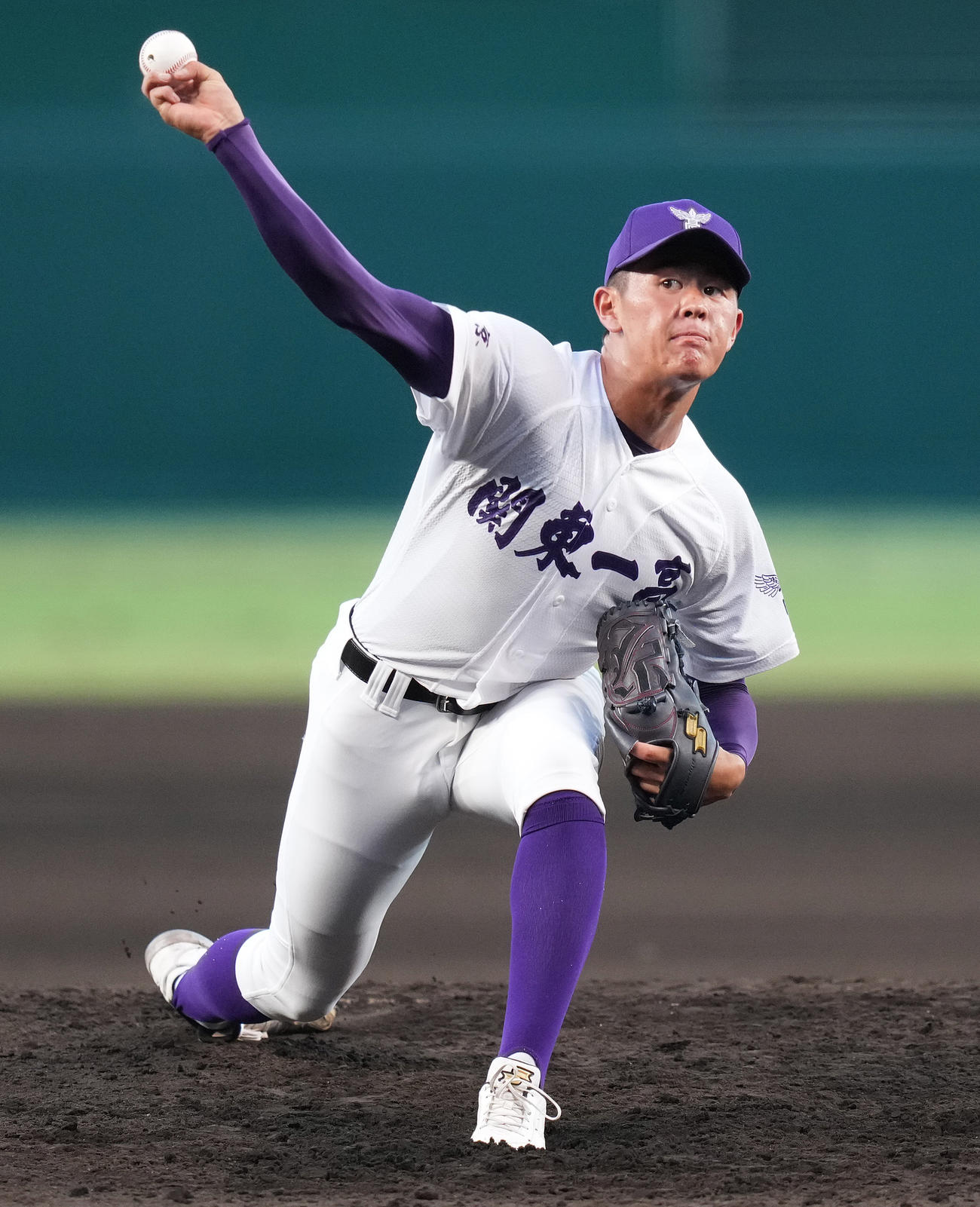 北陸対関東第一　4回表途中から2番手で登板した関東第一・坂井（撮影・鈴木みどり）