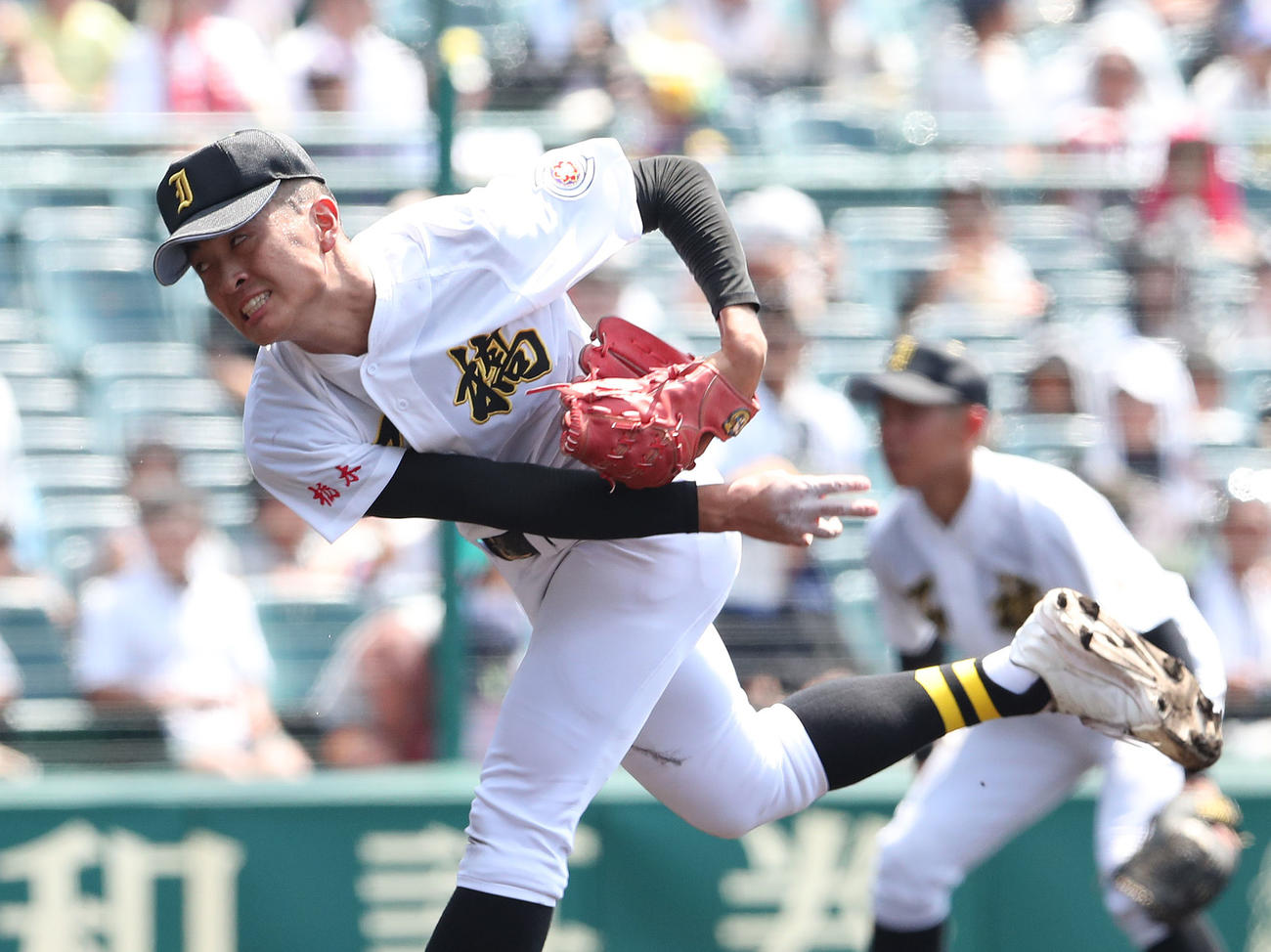 石橋対聖和学園　完封勝利を挙げた石橋・入江（撮影・白石智彦）