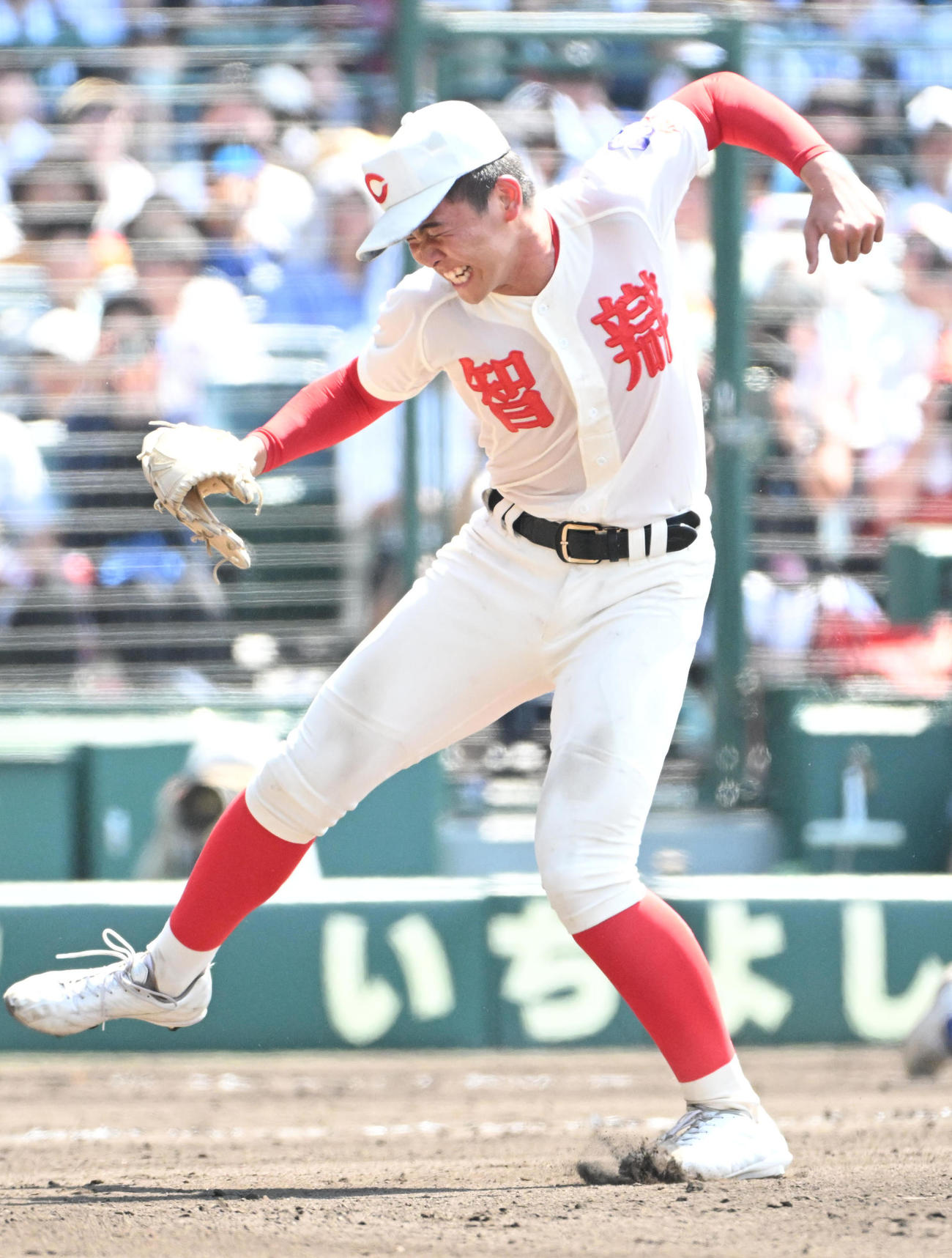 智弁学園対健大高崎　健大高崎に勝利しガッツポーズをする田近楓雅（撮影・石井愛子）