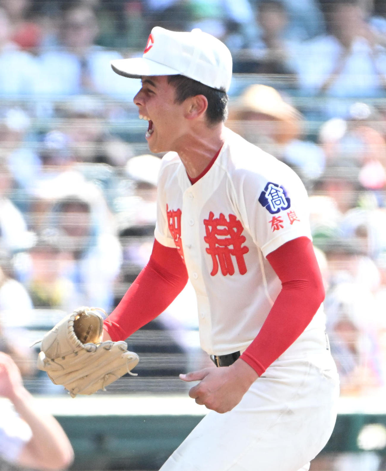 智弁学園対健大高崎　健大高崎に勝利しガッツポーズをする田近楓雅（撮影・石井愛子）