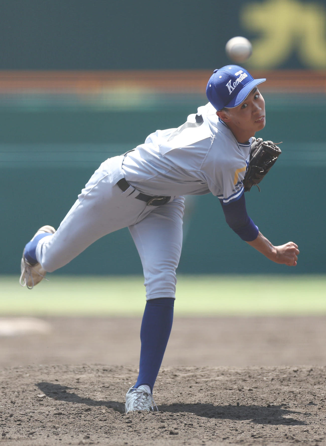 小松大谷対大阪桐蔭　力投する小松大谷先発の西川（撮影・前田充）