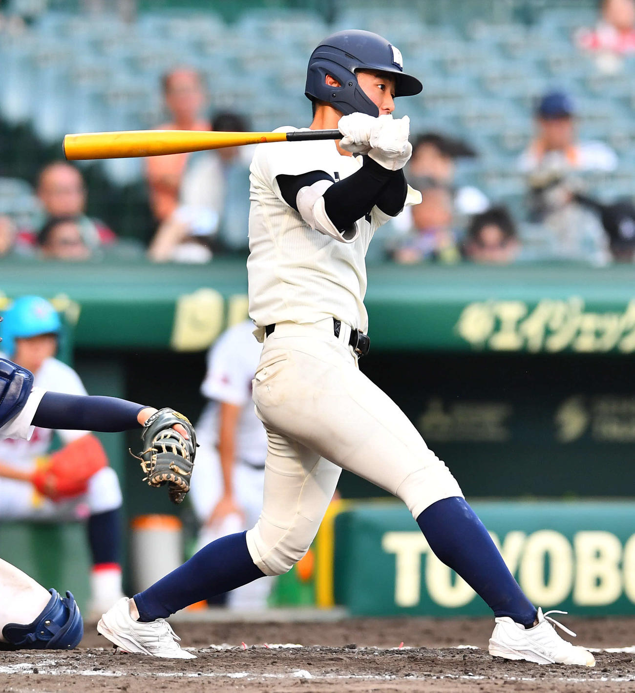 西日本短大付対菰野　9回表西日本短大付1死二塁、中野は右前適時打を放つ（撮影・岩下翔太）