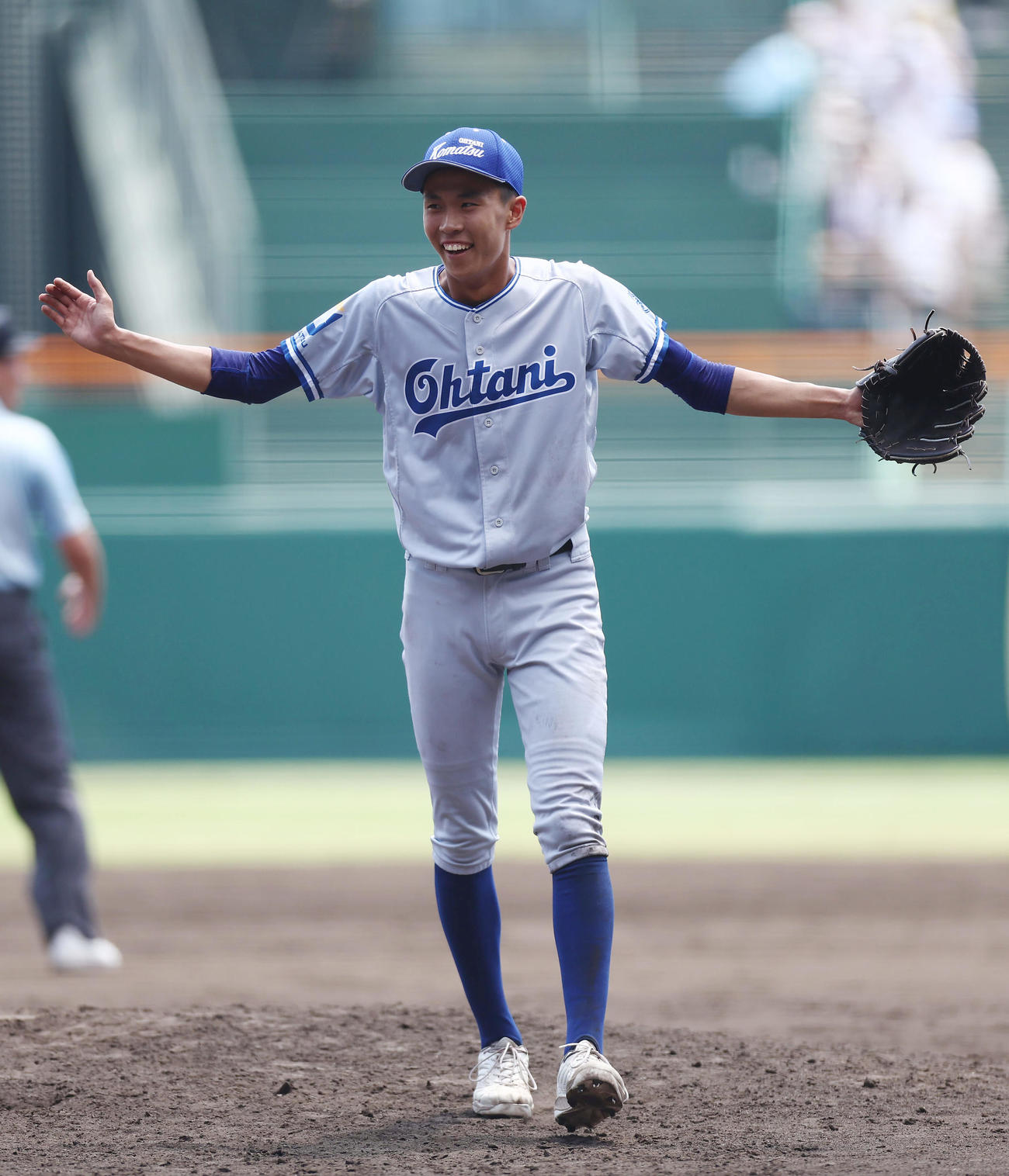 小松大谷対大阪桐蔭　大阪桐蔭に完封勝利し喜ぶ小松大谷・西川（撮影・前田充）