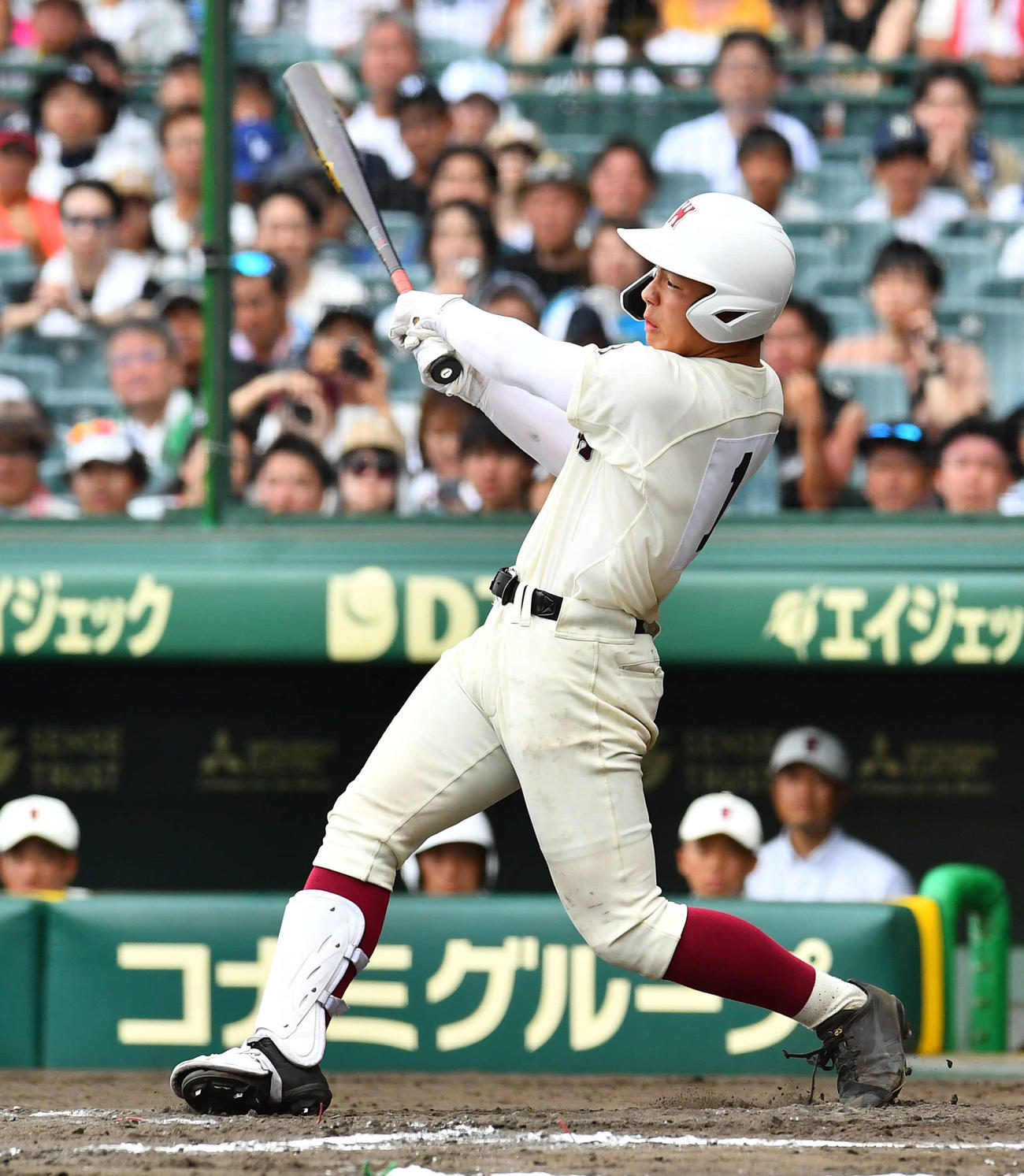 鶴岡東対早実　10回裏早実1死満塁、中村は右越えにサヨナラ打を放つ（撮影・岩下翔太）