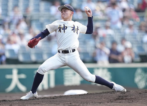 神村学園対中京大中京　先発し力投する神村学園・今村（撮影・鈴木みどり）