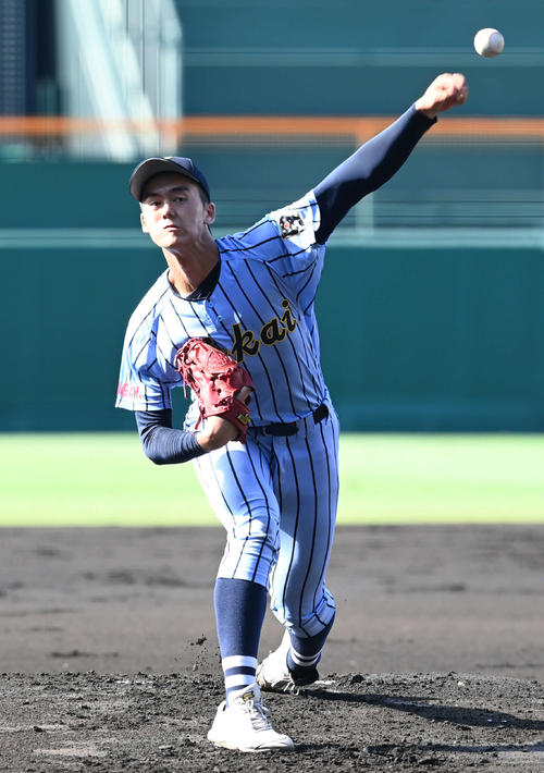 東海大相模対広陵 力投する東海大相模先発の藤田(撮影・山崎安昭)