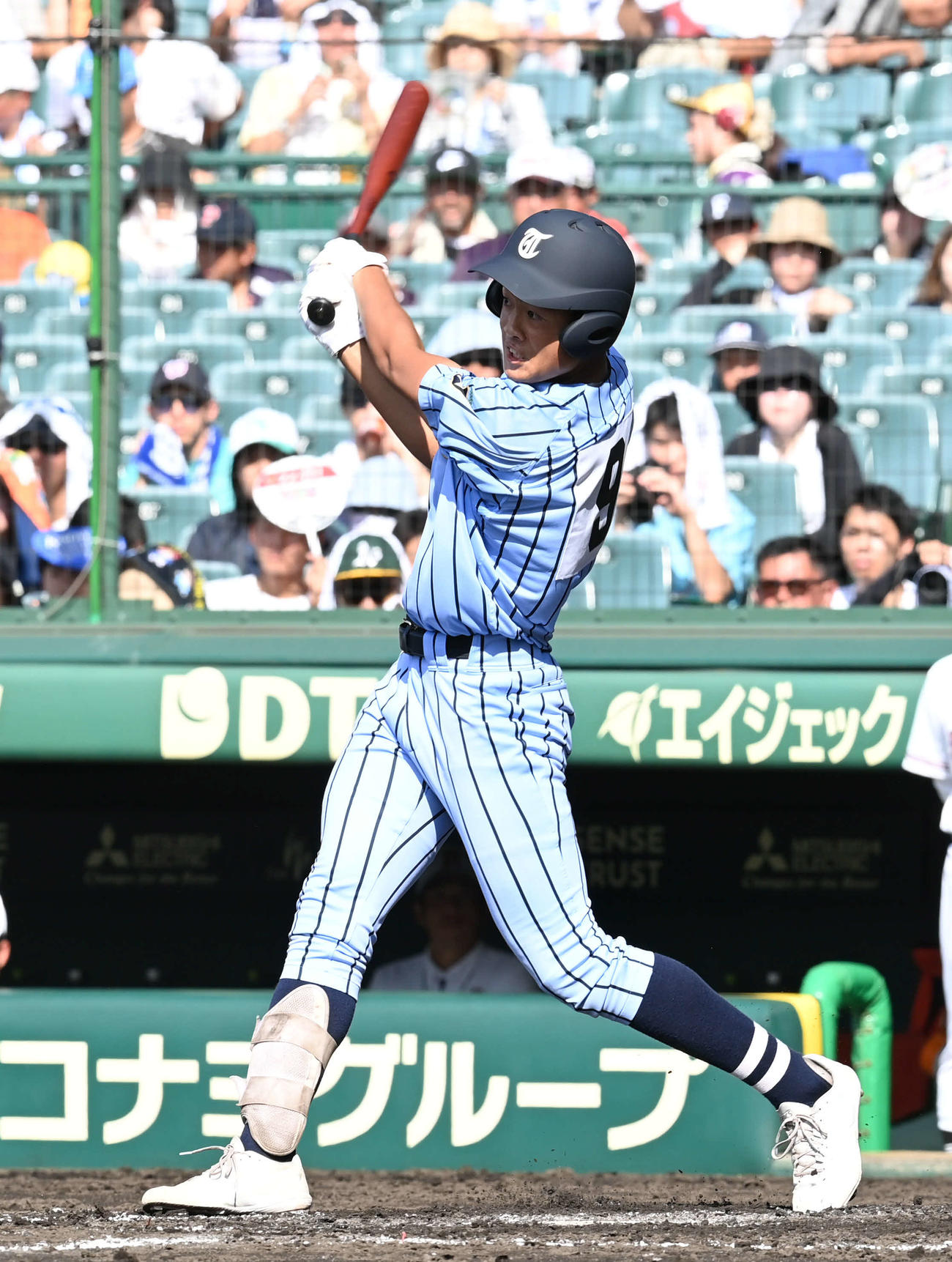 東海大相模対広陵　3回表東海大相模1死満塁、中村は中前に2点適時打を放つ（撮影・山崎安昭）