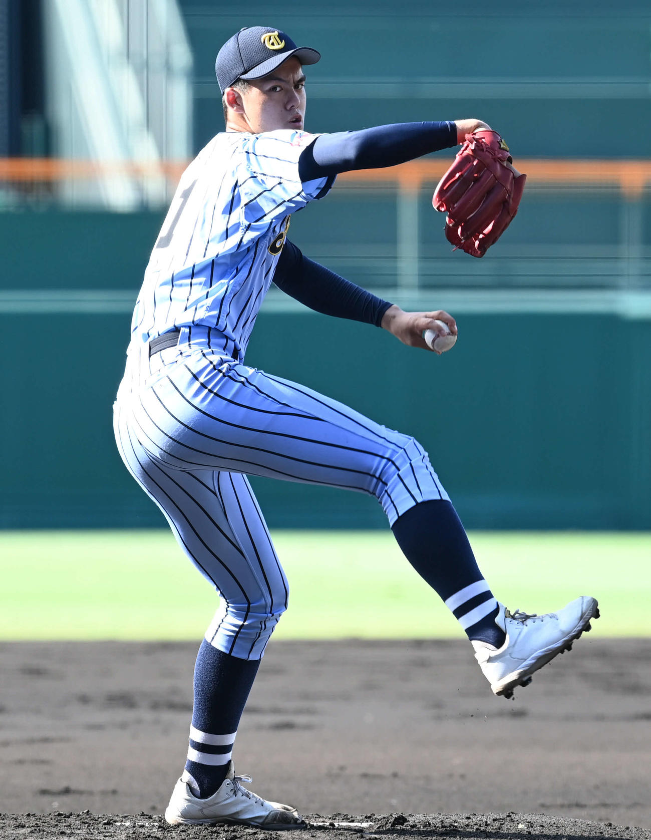 東海大相模対広陵　力投する東海大相模先発の藤田（撮影・山崎安昭）