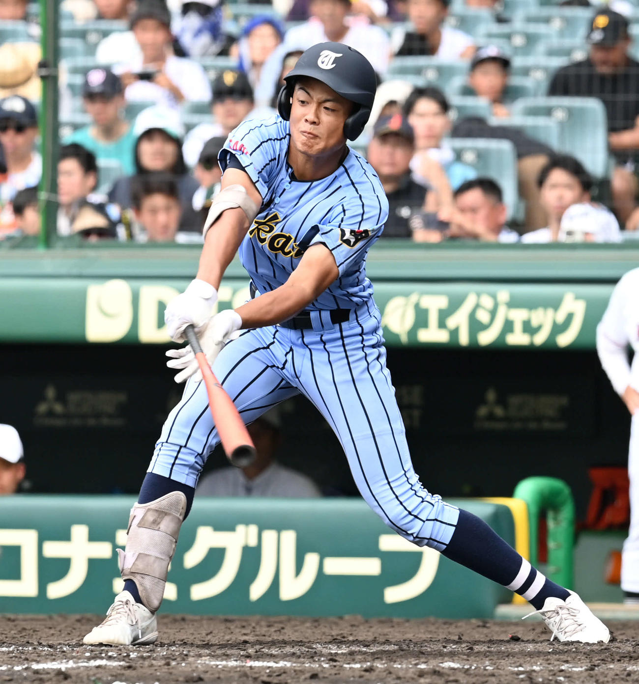 東海大相模対広陵　5回表東海大相模1死二、三塁、中村は中前2点適時打を放つ（撮影・山崎安昭）