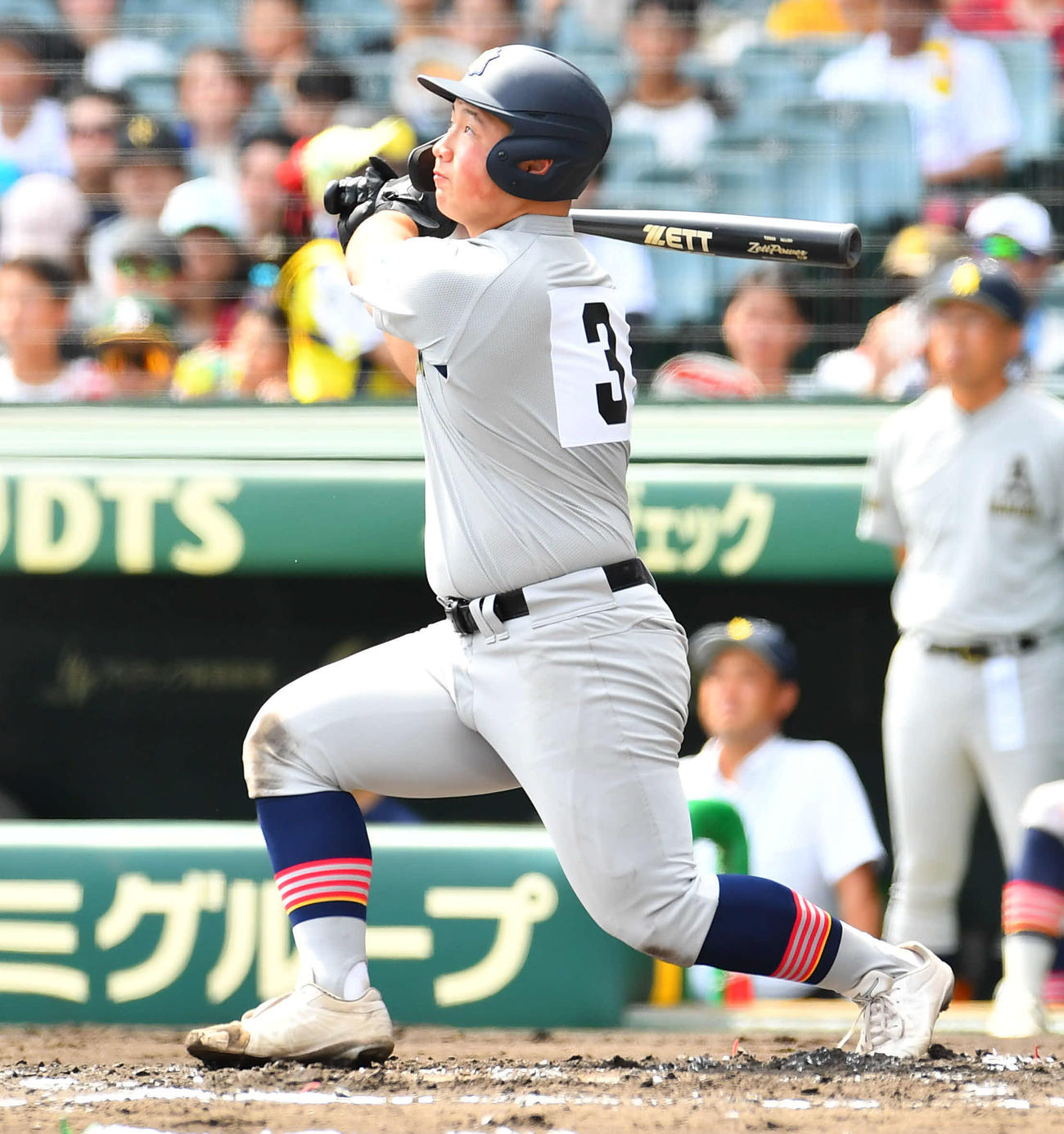 石橋対青森山田　1回裏青森山田2死二塁、原田は先制の中越え2点本塁打を放つ（撮影・岩下翔太）