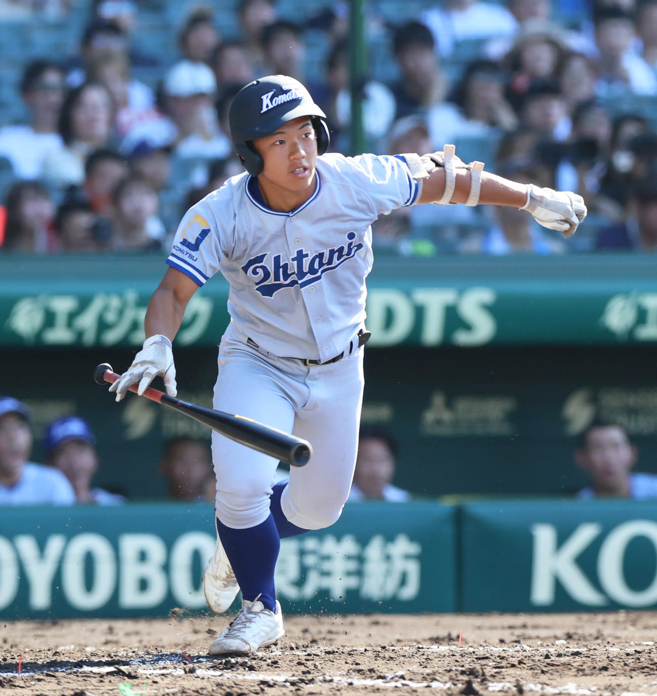 小松大谷対智弁学園　2回表小松大谷1死一、二塁、山本は右前適時打を放つ（撮影・上山淳一）