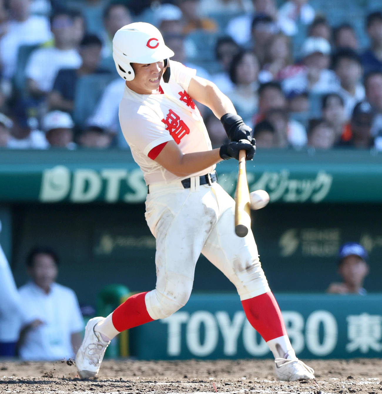小松大谷対智弁学園　3回裏智弁学園1死二塁、山崎は左適時三塁打を放つ（撮影・上山淳一）