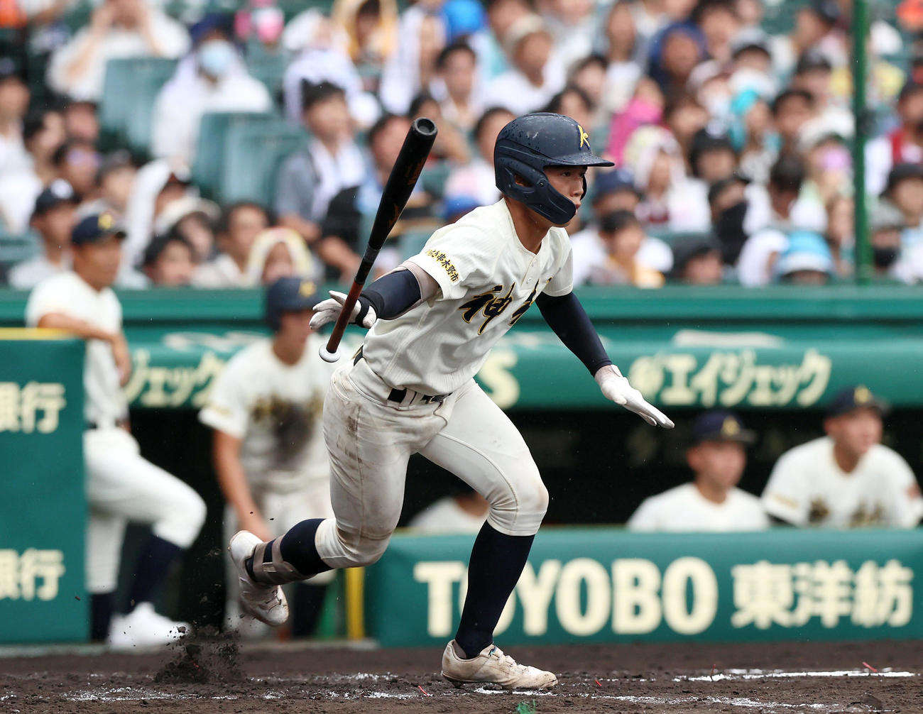 神村学園対大社　2回表神村学園2死三塁、木下夢は中前適時打を放つ（撮影・上山淳一）