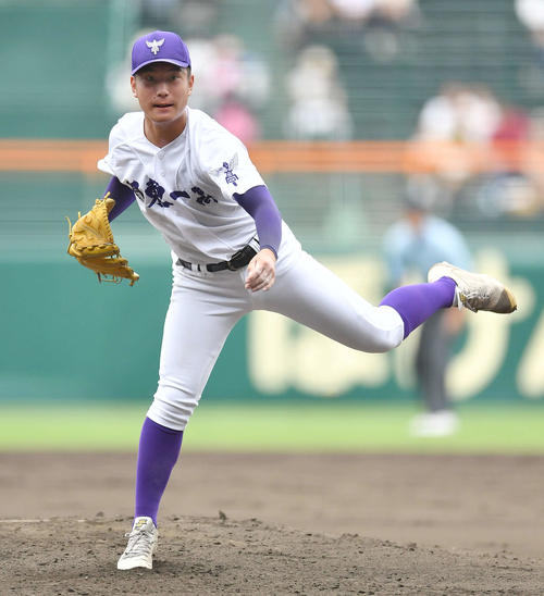 関東第一対東海大相模 関東第一先発の畠中(撮影・岩下翔太)