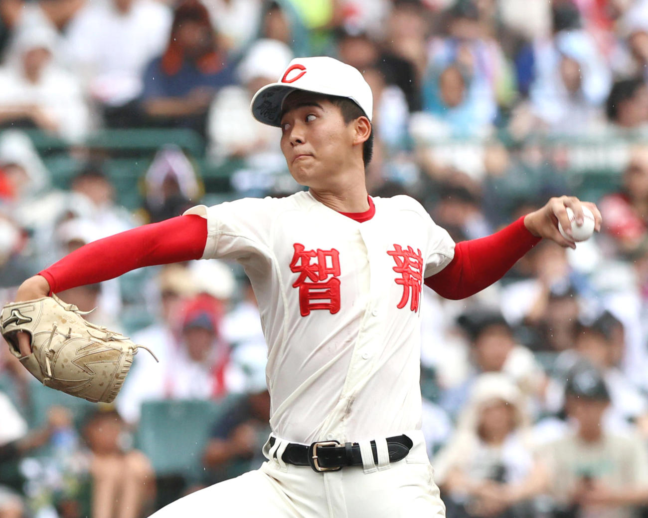 京都国際対智弁学園　8回裏に登板する智弁学園エース田近（撮影・上山淳一）