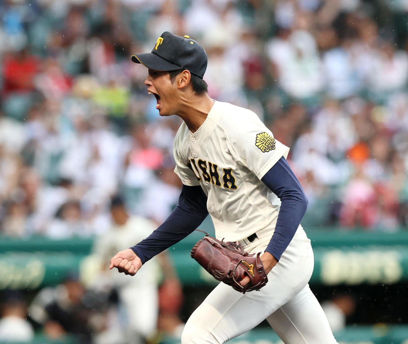 神村学園対大社　4回表神村学園2死満塁、投手・山本は今村を二ゴロに仕留め歓喜する（撮影・上山淳一）