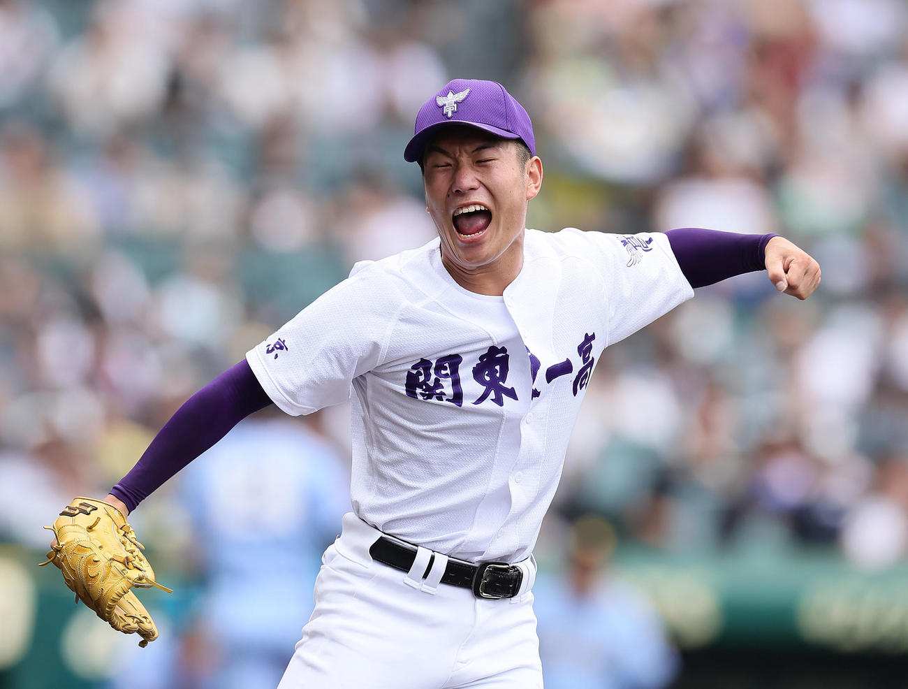 第106回全国高校野球選手権　第12日　準々決勝　関東第一対東海大相模　7回裏東海大相模2死、金本を遊ゴロに仕留めガッツポーズする畠中（撮影・足立雅史）