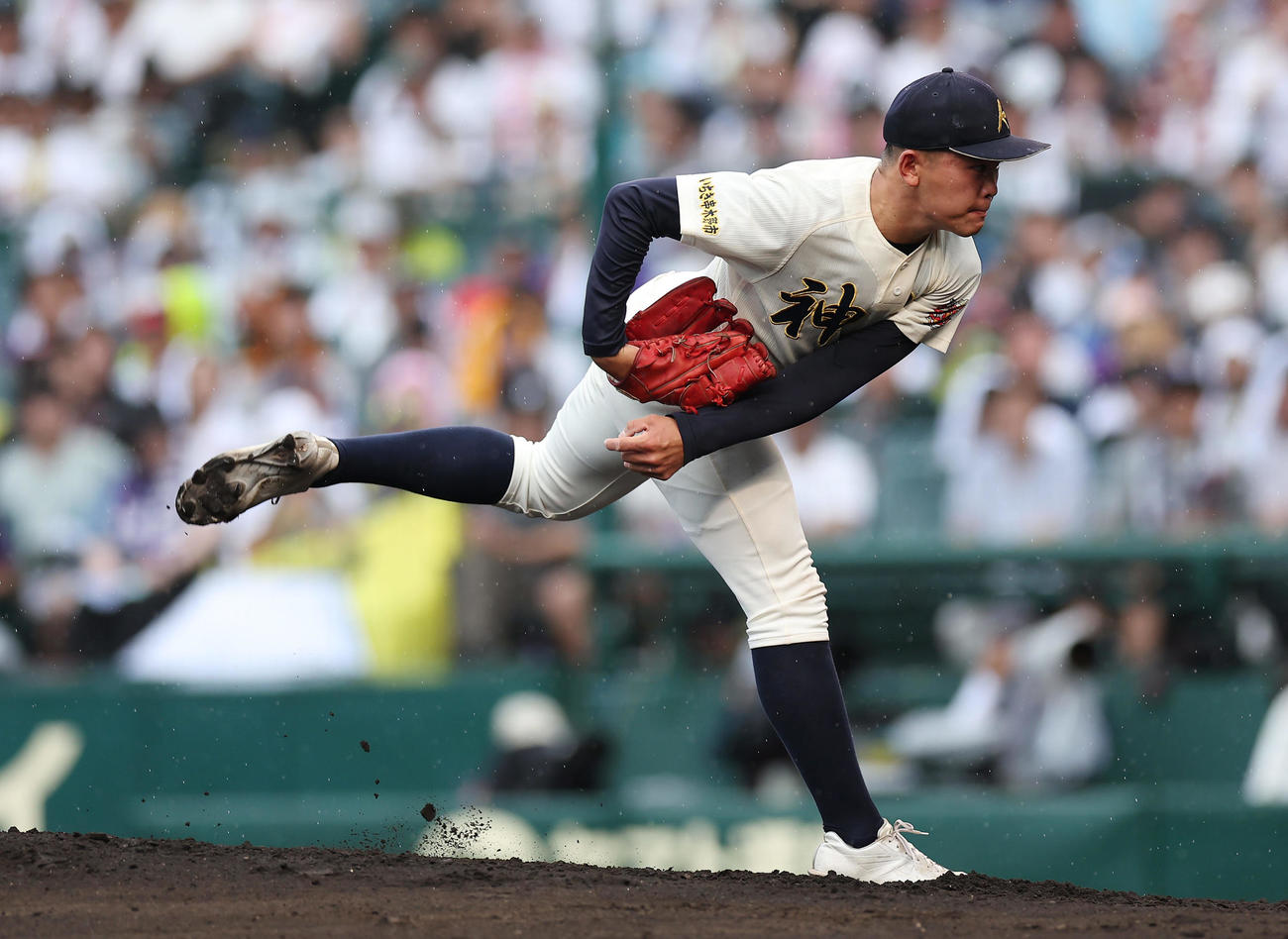 神村学園対大社　力投する神村学園先発の今村（撮影・前田充）