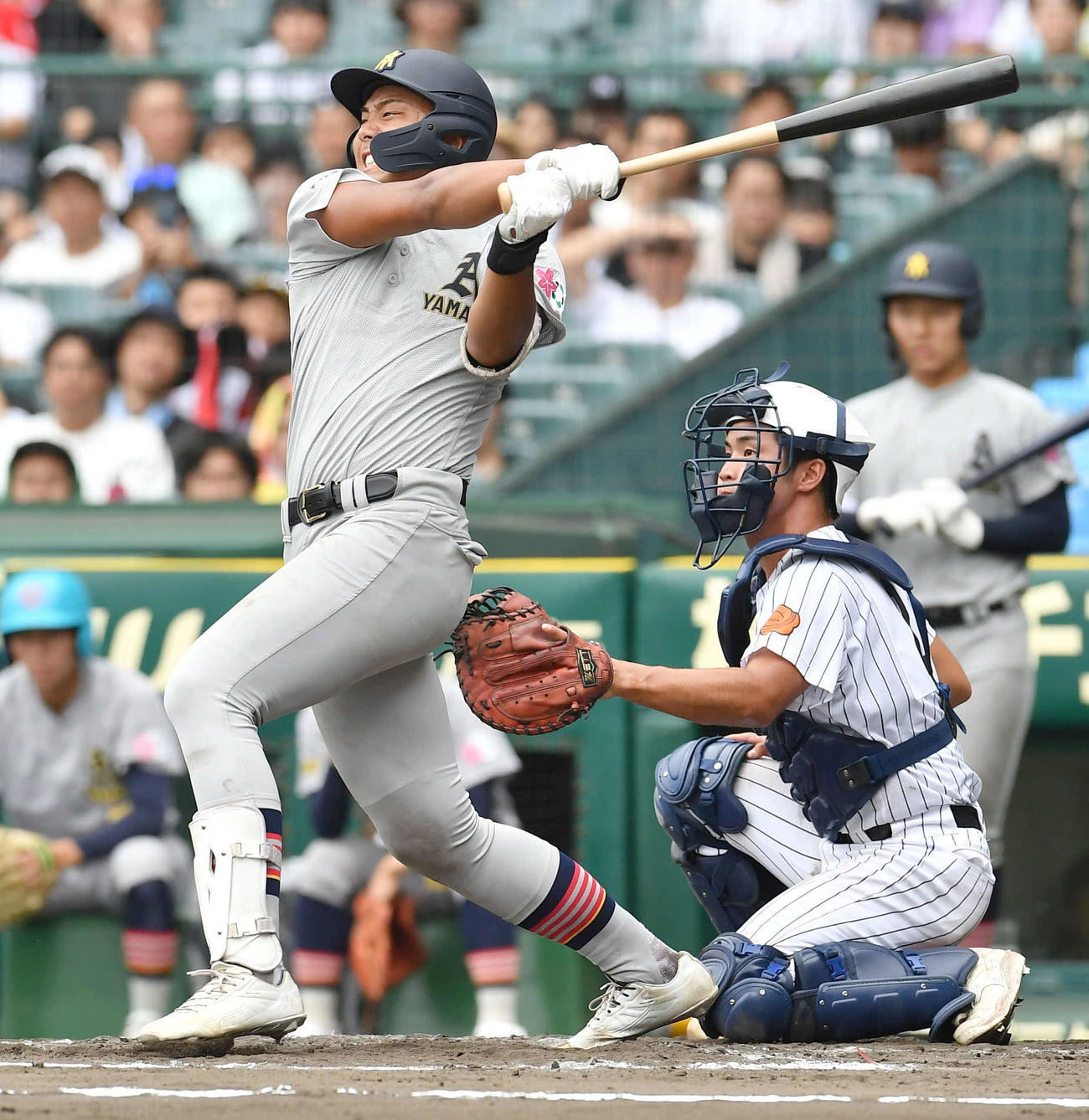 滋賀学園対青森山田　7回裏青森山田2死三塁、吉川は先制の左前適時打を放つ（撮影・岩下翔太）