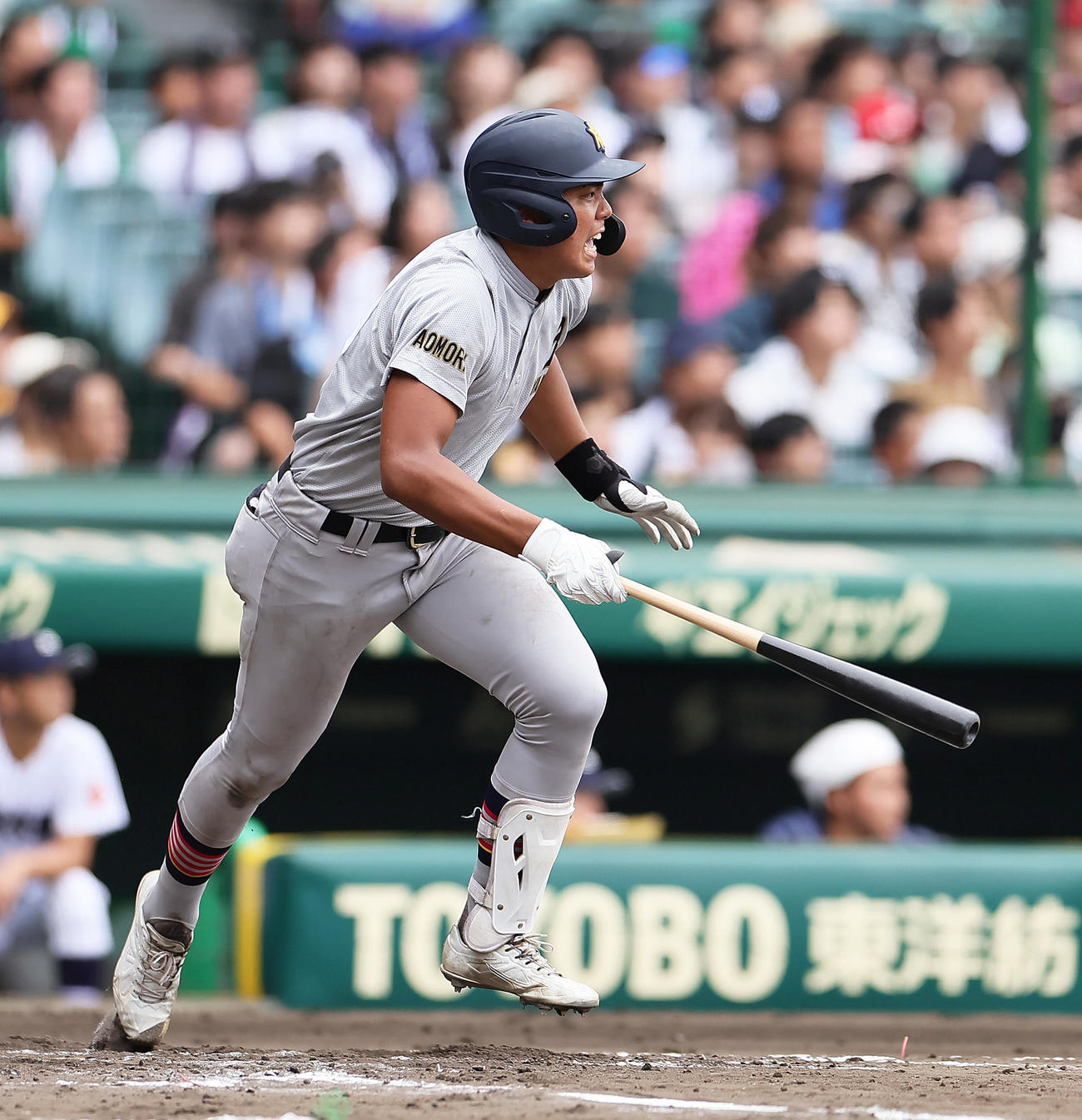 滋賀学園対青森山田　7回裏青森山田2死三塁、吉川は先制適時打を放つ（撮影・足立雅史）