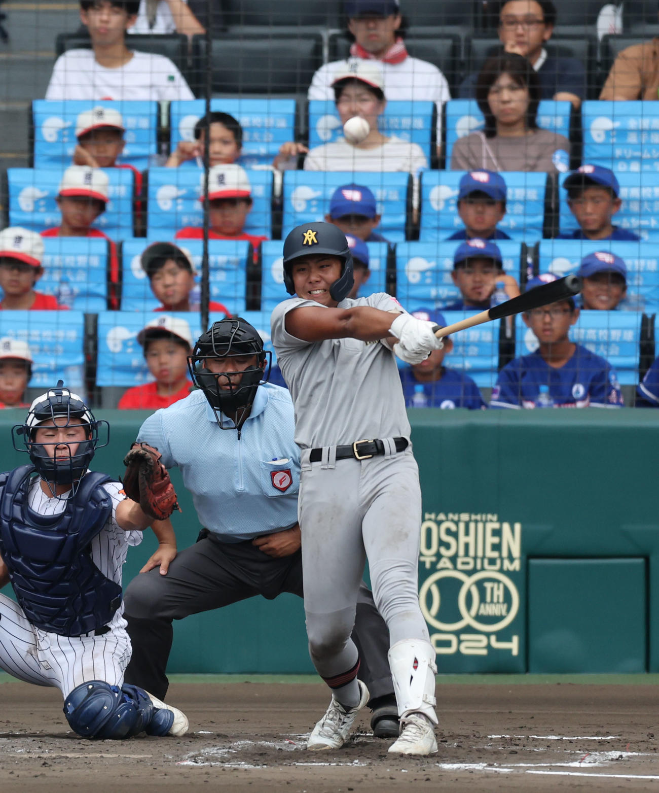 滋賀学園対青森山田　7回裏青森山田2死三塁、吉川は先制の左前適時打を放つ