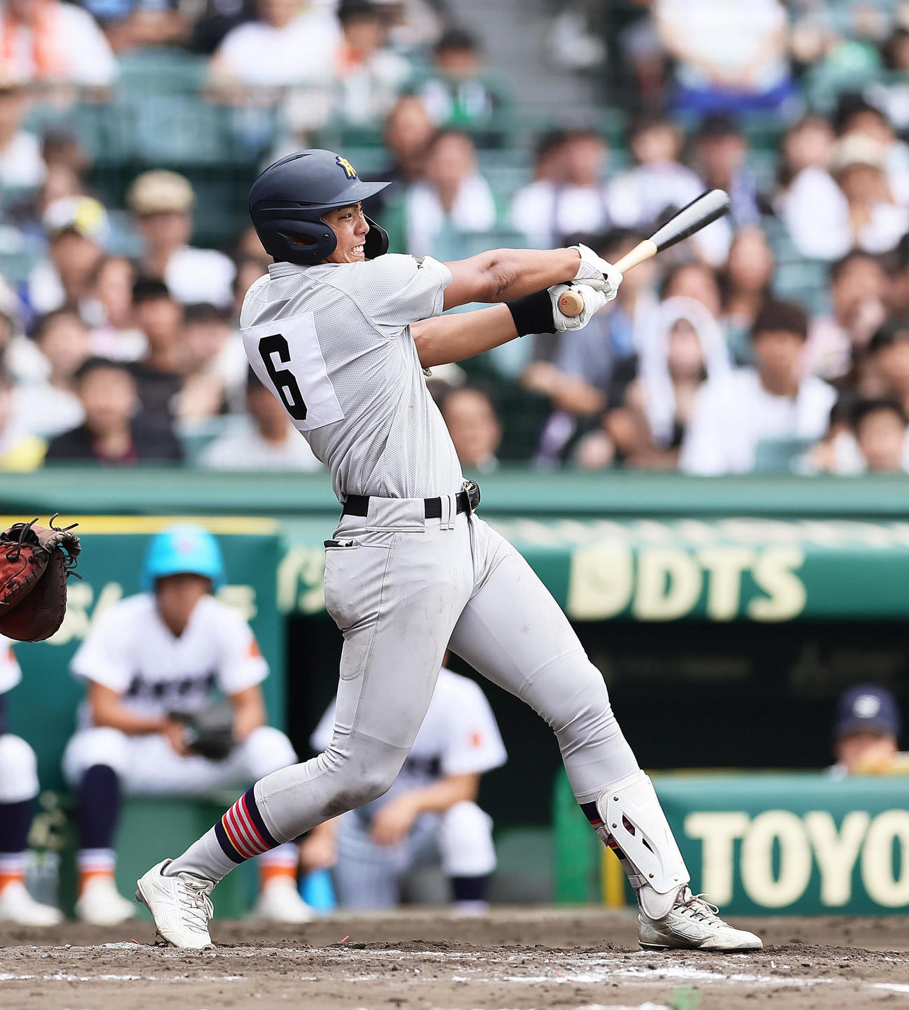 滋賀学園対青森山田　7回裏青森山田2死三塁、吉川は先制適時打を放つ（撮影・足立雅史）