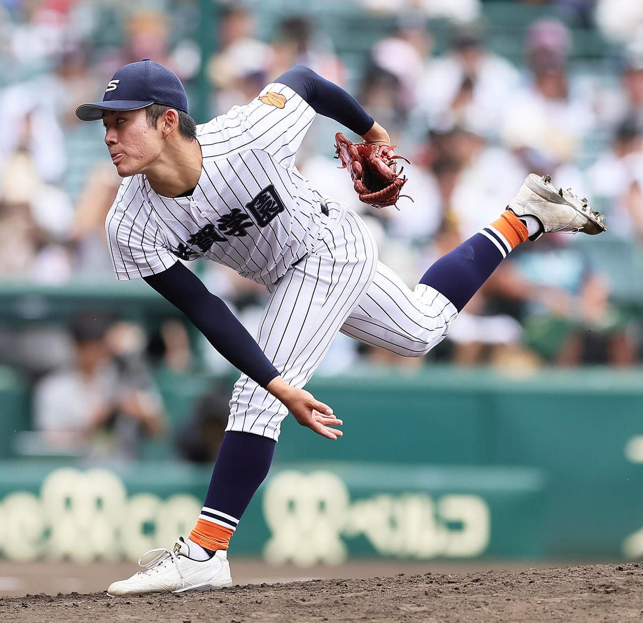 滋賀学園対青森山田　滋賀学園2番手の脇本（撮影・足立雅史）